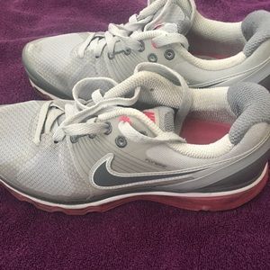 Women’s Nike Airmax flywire size 8.5